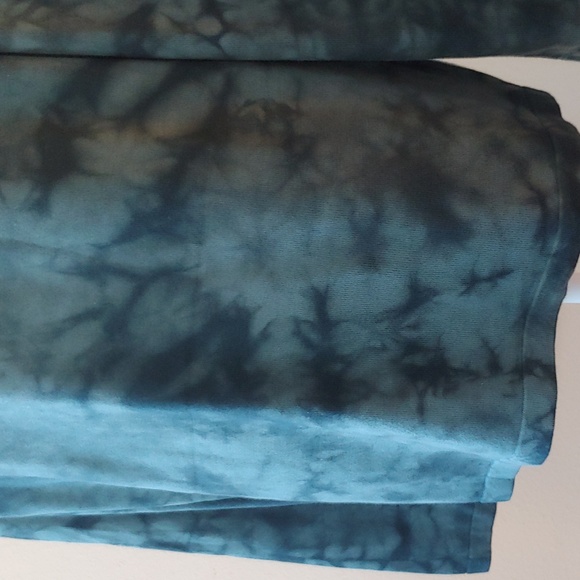 Banana Republic Men's 100% Cotton Long Sleeve Henley in Tie Dye Blue,Large - Picture 9 of 15